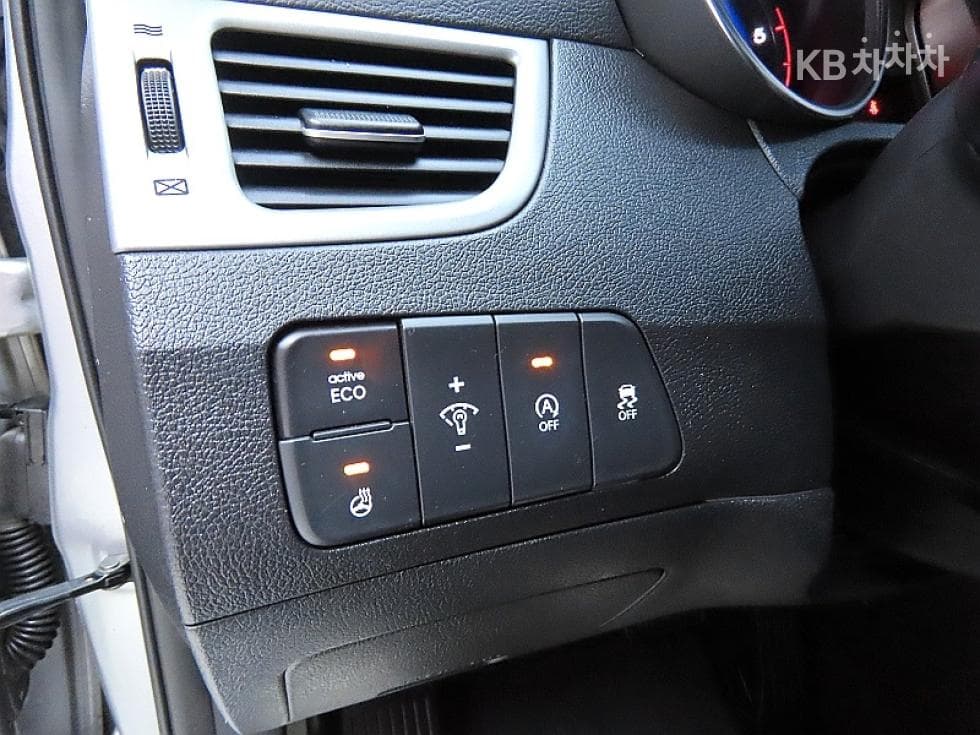 Хюндай The New (фейслифт) Avante (Elantra)1.6 VGT Modern Стандартен - 12