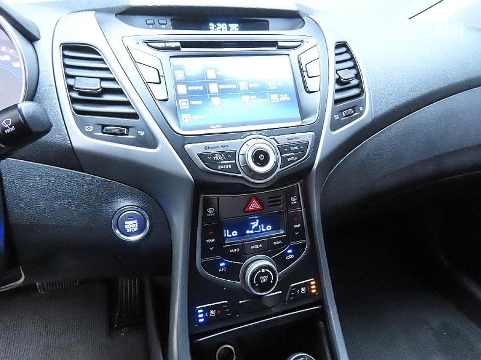 Хюндай The New (фейслифт) Avante (Elantra)1.6 VGT Modern Стандартен - 16