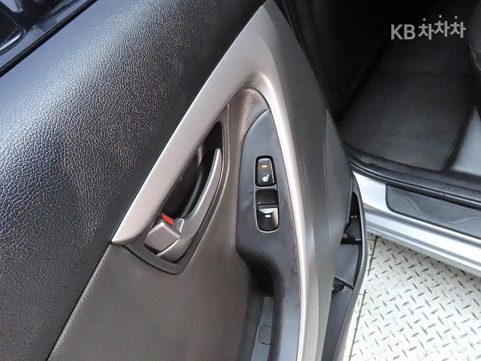 Хюндай The New (фейслифт) Avante (Elantra)1.6 VGT Modern Стандартен - 18