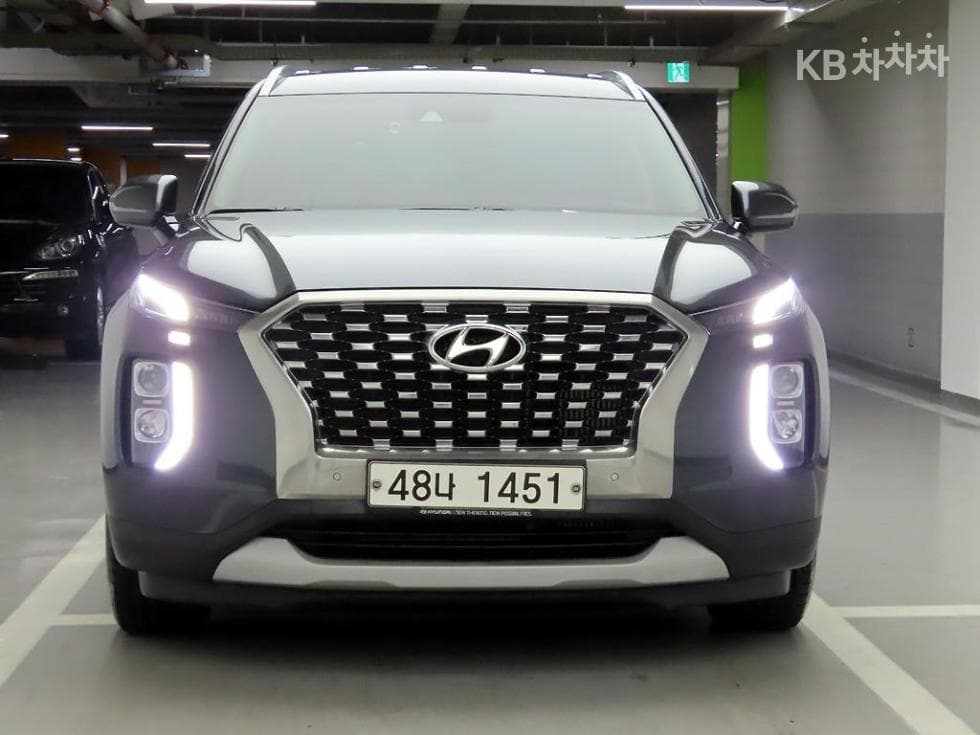 Hyundai Palisade 2.2 Diesel 8-seater AWD Exclusive - Image 1