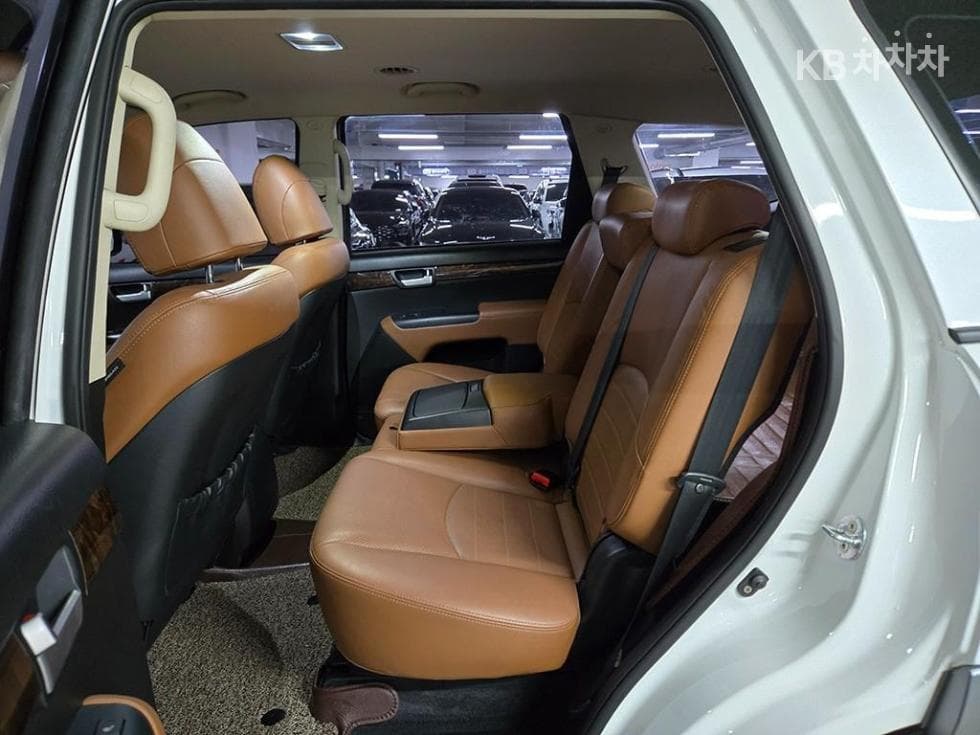 Киа The New (фейслифт) Mohave4x4 VIP 7-местен (Лимузин) - 6
