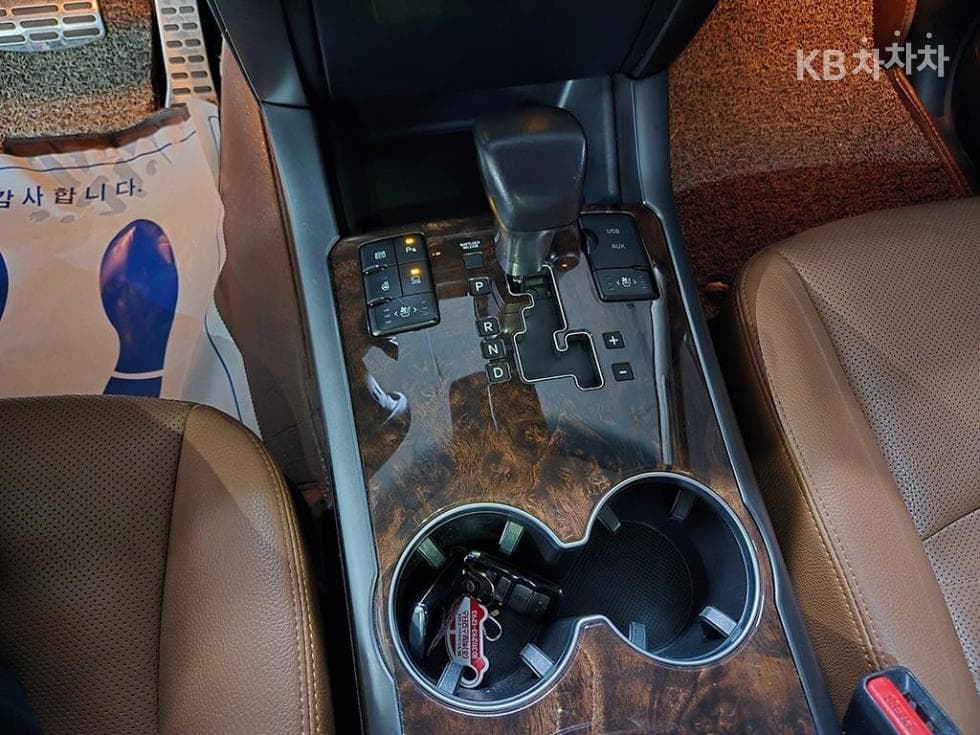 Киа The New (фейслифт) Mohave4x4 VIP 7-местен (Лимузин) - 11