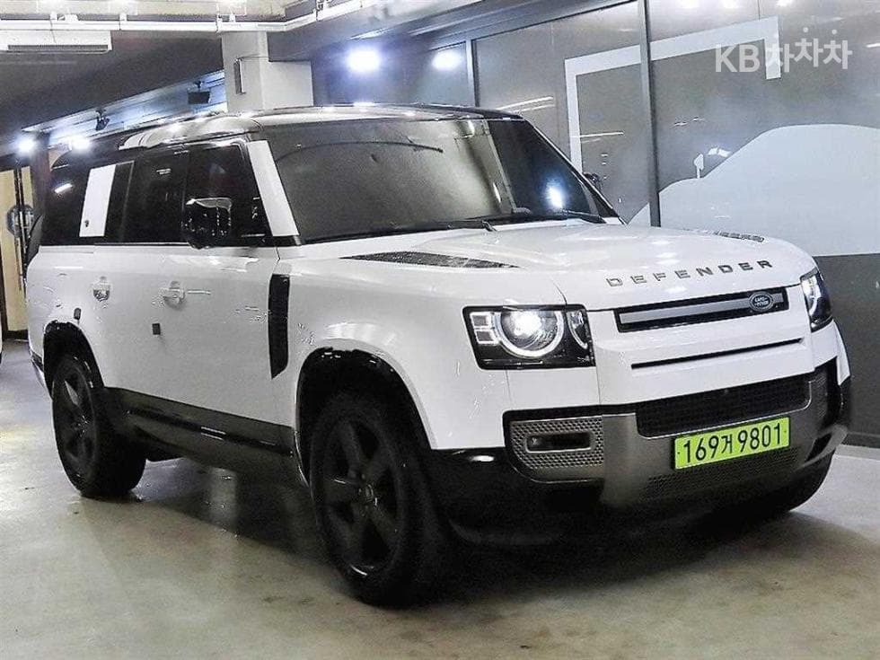 Land Rover 디펜더(L663) 130 D300 X-DYN SE - Image 1