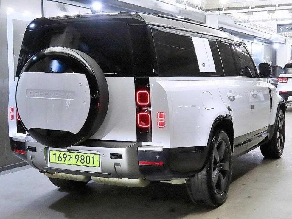 Land Rover 디펜더(L663)130 D300 X-DYN SE - 4