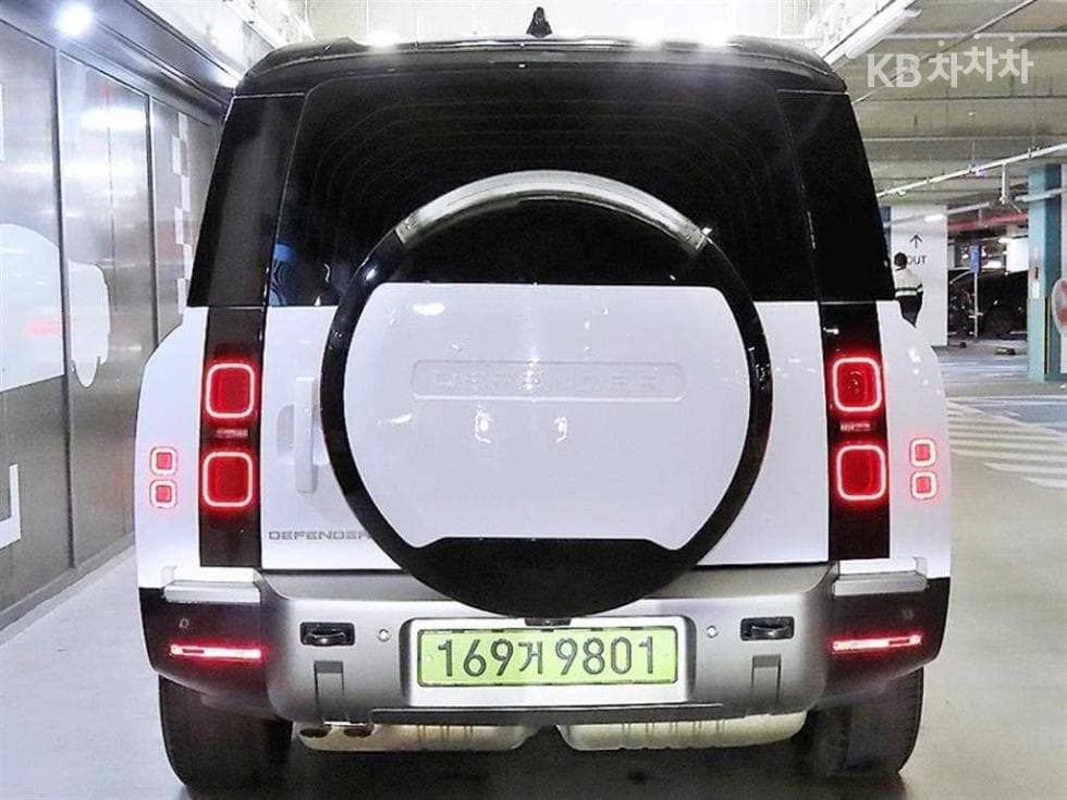 Land Rover 디펜더(L663)130 D300 X-DYN SE - 5