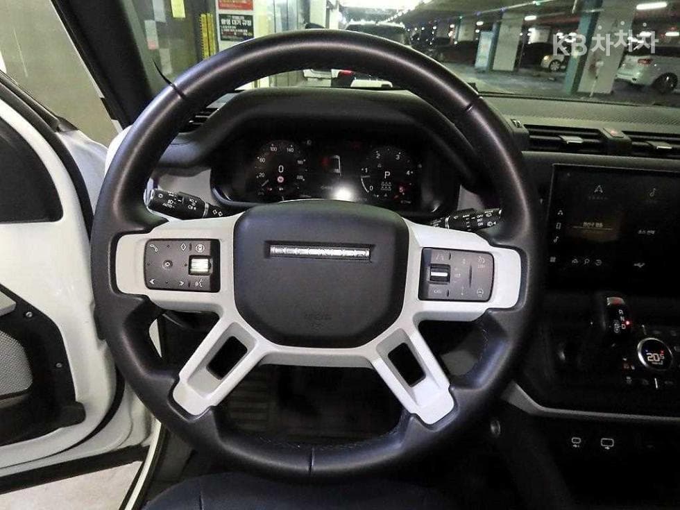 Land Rover 디펜더(L663)130 D300 X-DYN SE - 8
