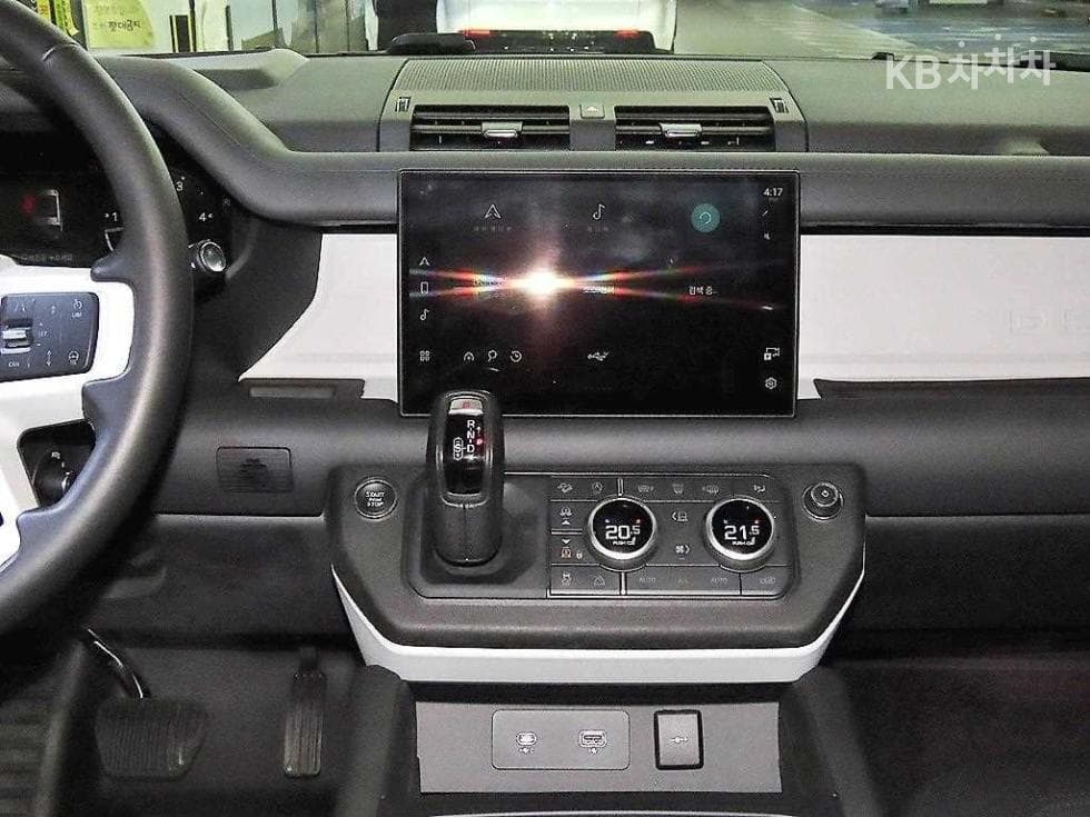 Land Rover 디펜더(L663)130 D300 X-DYN SE - 11