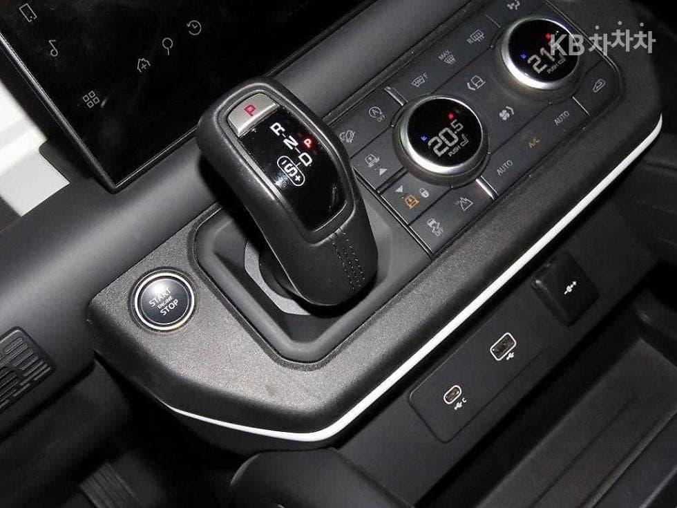 Land Rover 디펜더(L663)130 D300 X-DYN SE - 12