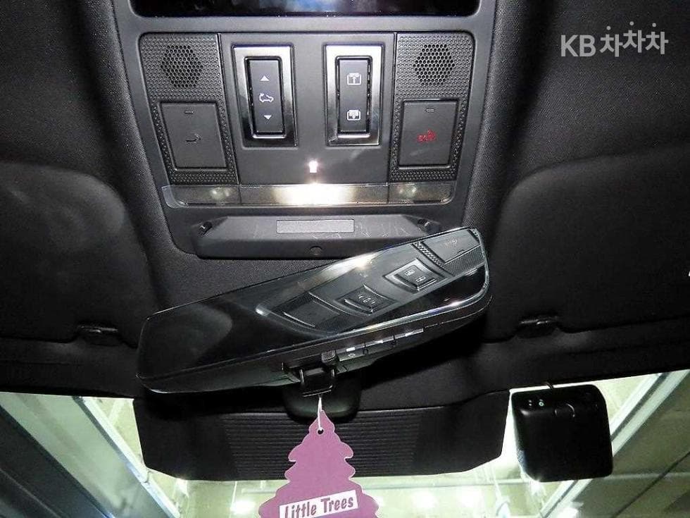 Land Rover 디펜더(L663)130 D300 X-DYN SE - 15