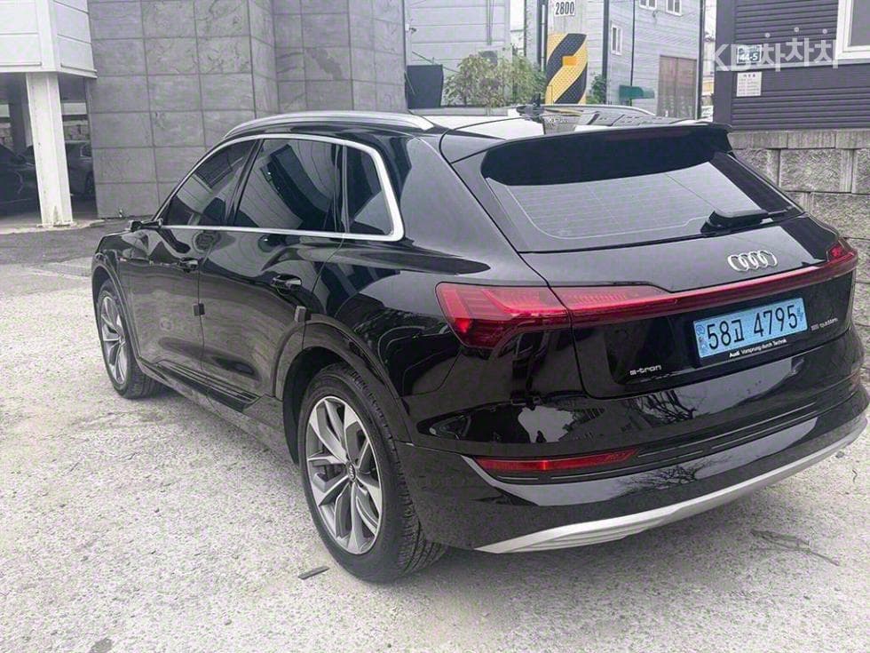Ауди e-tron55 quattro Стандартен - 3