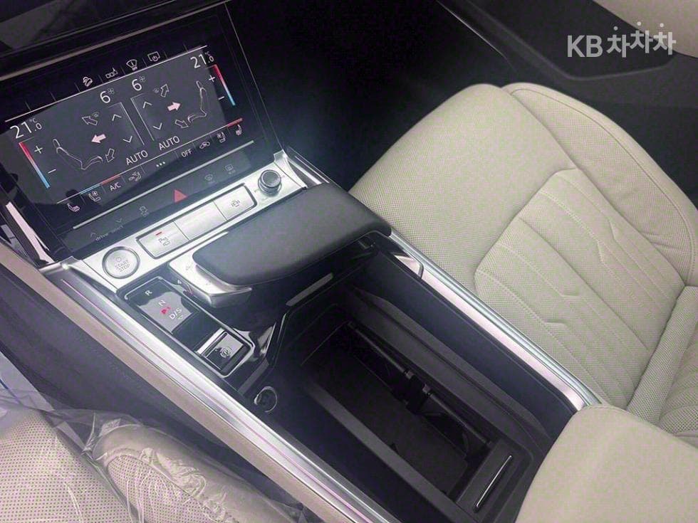 Ауди e-tron55 quattro Стандартен - 11