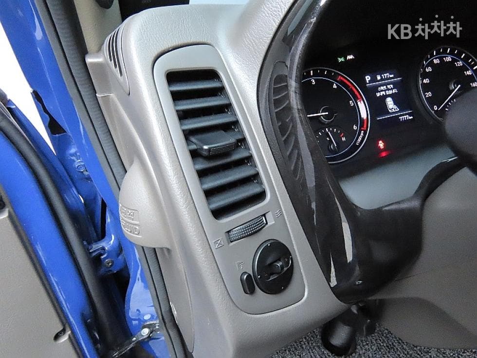 Хюндай Porter 2Удължено междуосие Двойна Кабина LPG Premium - 11