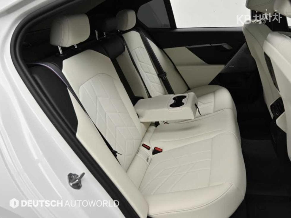 BMW New5 Series(G60)520i SE - 12