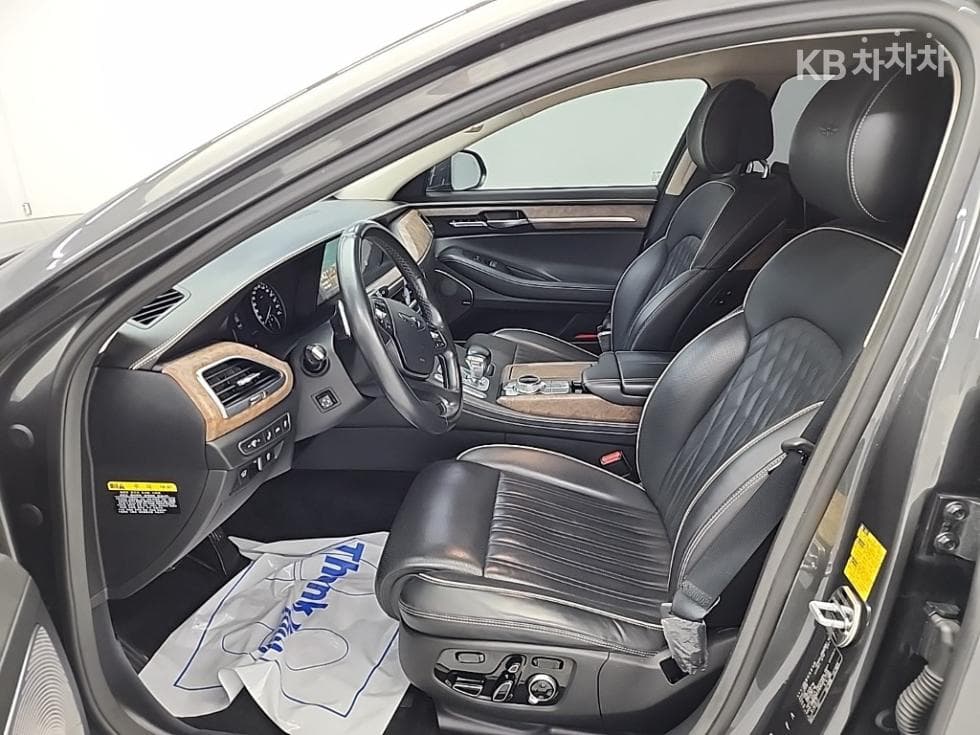Genesis G905.0 GDi AWD Prestige - 11