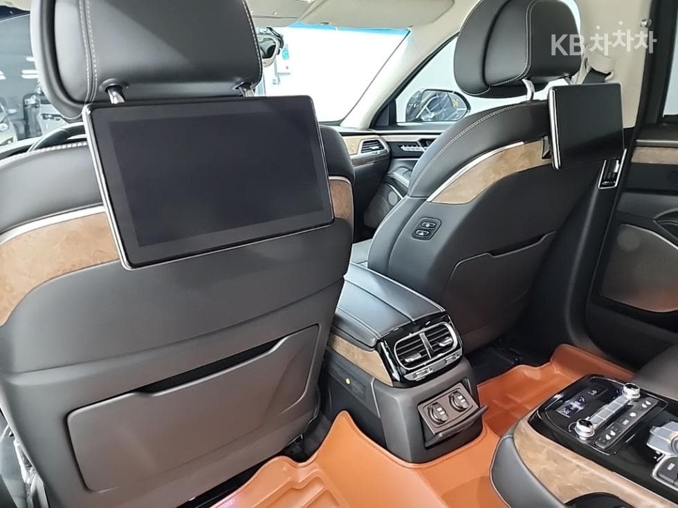 Genesis G905.0 GDi AWD Prestige - 14