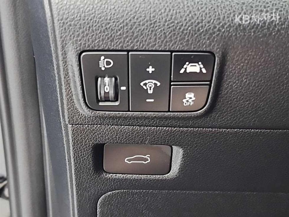 Kia K5 3rd Gen2.0 Gasoline Prestige - 18