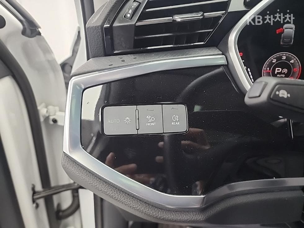 Audi The New Q3(F3)35 Turbo Diesel Injection Sportback Standard - 17