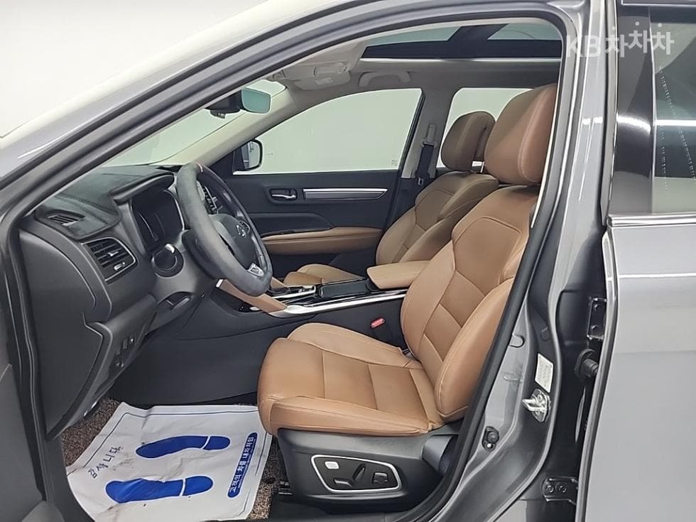 Рено Корея Нов QM62.0 GDe 2WD RE Signature - 11