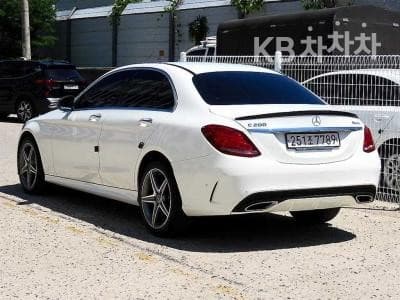Mercedes-Benz The New (фейслифт) C-КласC200 4Matic Exclusive - 3