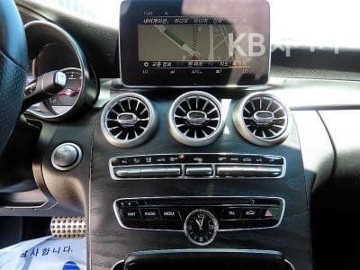 Mercedes-Benz The New (фейслифт) C-КласC200 4Matic Exclusive - 13