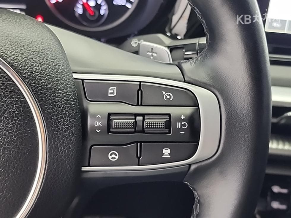 Kia K5 3rd Gen2.0 Gasoline Prestige - 17