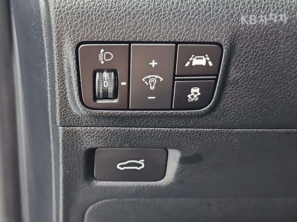Kia K5 3rd Gen2.0 Gasoline Prestige - 18