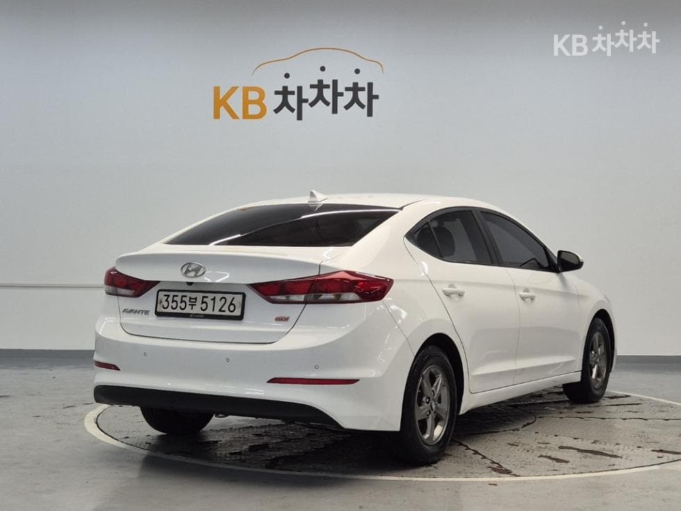 Hyundai Avante (Elantra)AD1.6 GDi Smart - 3