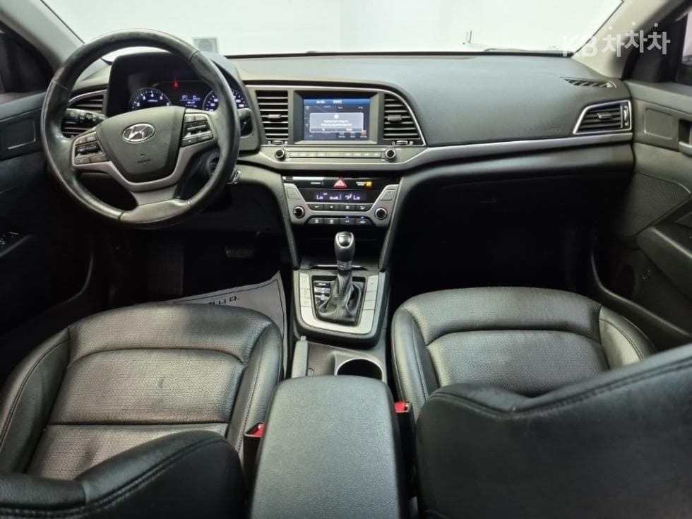 Hyundai Avante (Elantra)AD1.6 GDi Smart - 7