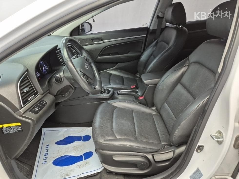 Hyundai Avante (Elantra)AD1.6 GDi Smart - 11