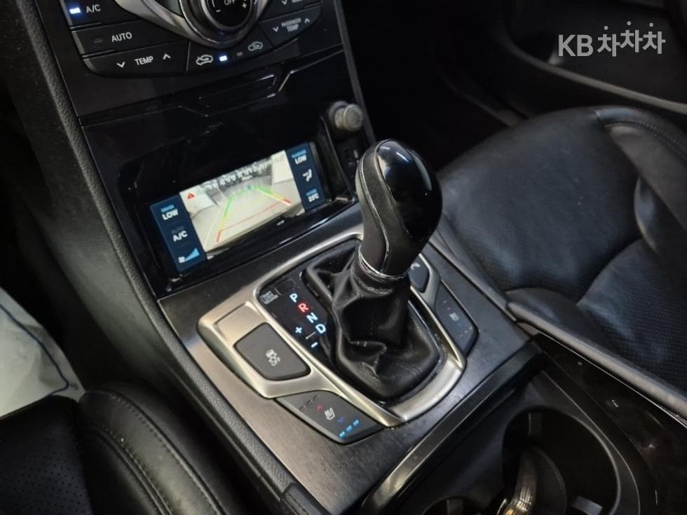 Hyundai Grandeur (Azera)HGHG300 Premium - 8