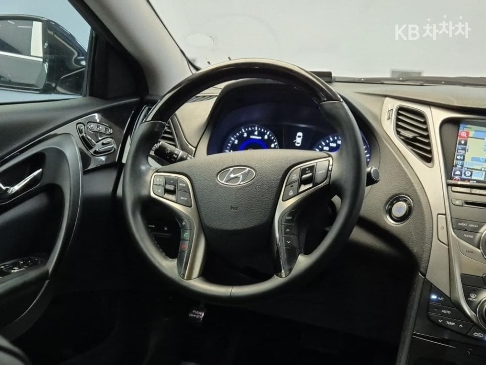 Hyundai Grandeur (Azera)HGHG300 Premium - 9