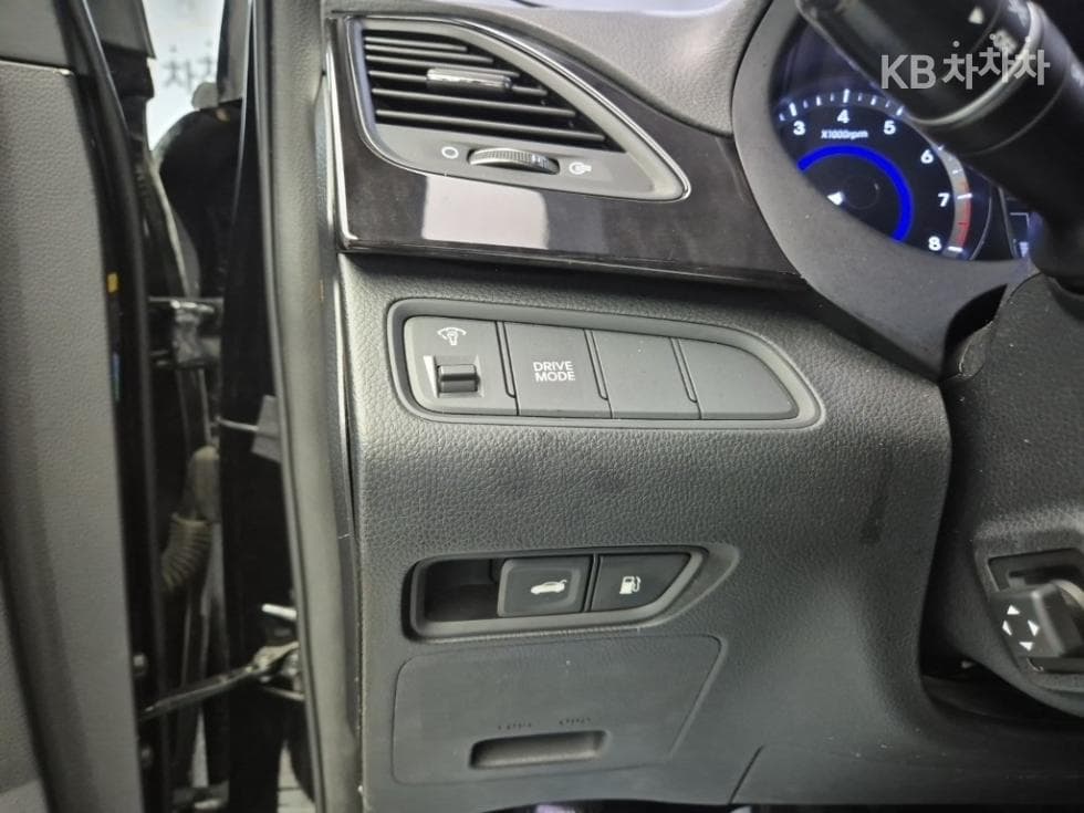 Hyundai Grandeur (Azera)HGHG300 Premium - 17