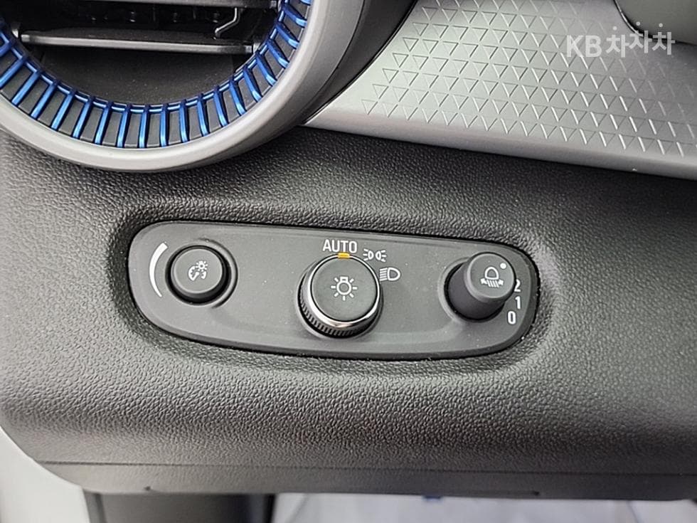 Джи Ем Корея Trax Кросоувър1.2 Бензин 2WD LS - 19