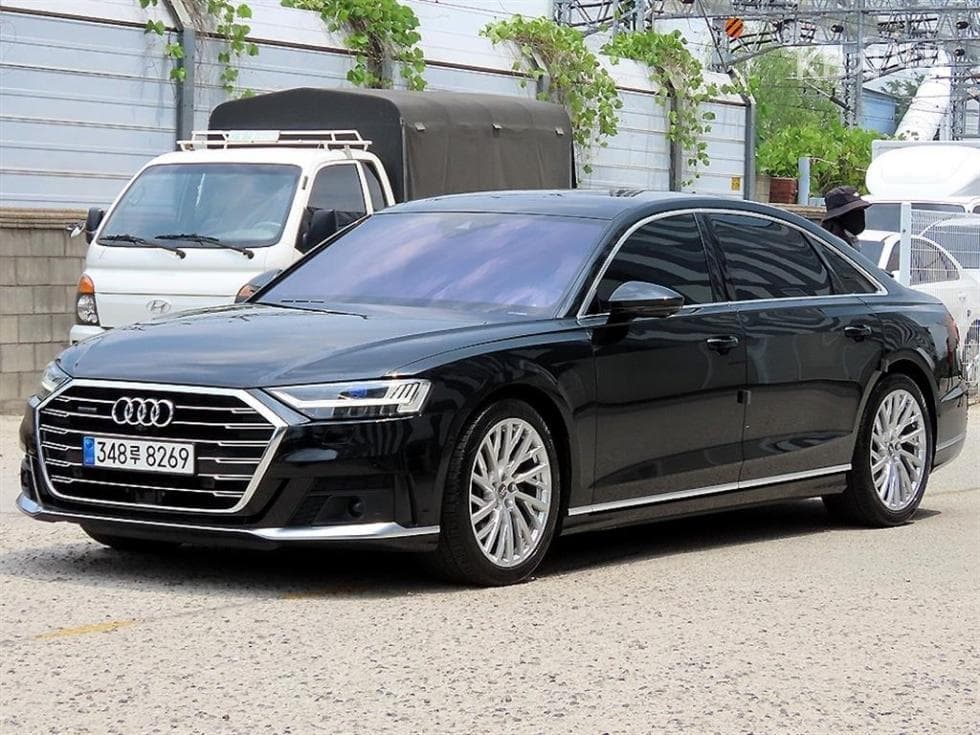 Ауди A8 (D5)55 TFSI Quattro LWB - 2