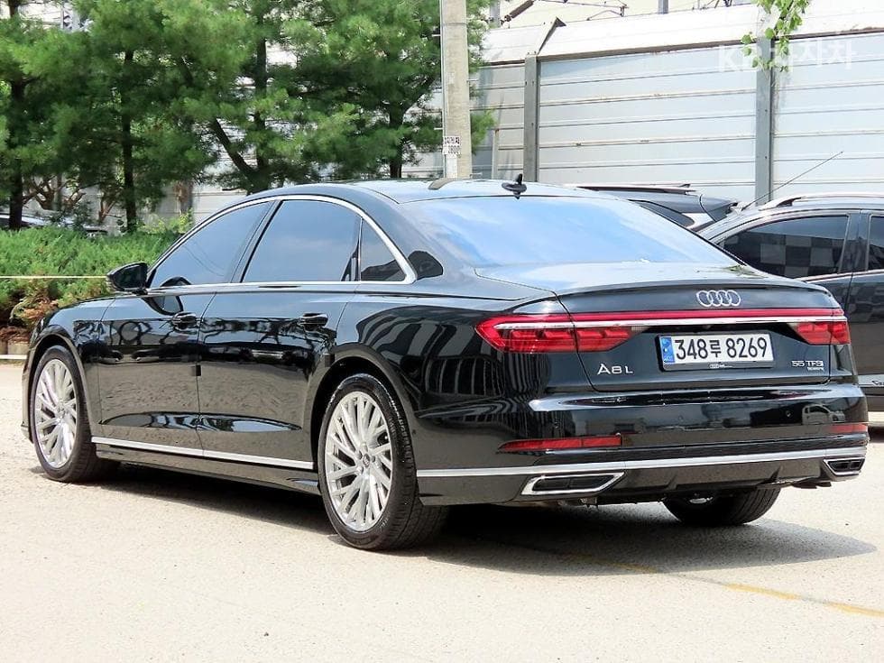 Ауди A8 (D5)55 TFSI Quattro LWB - 3