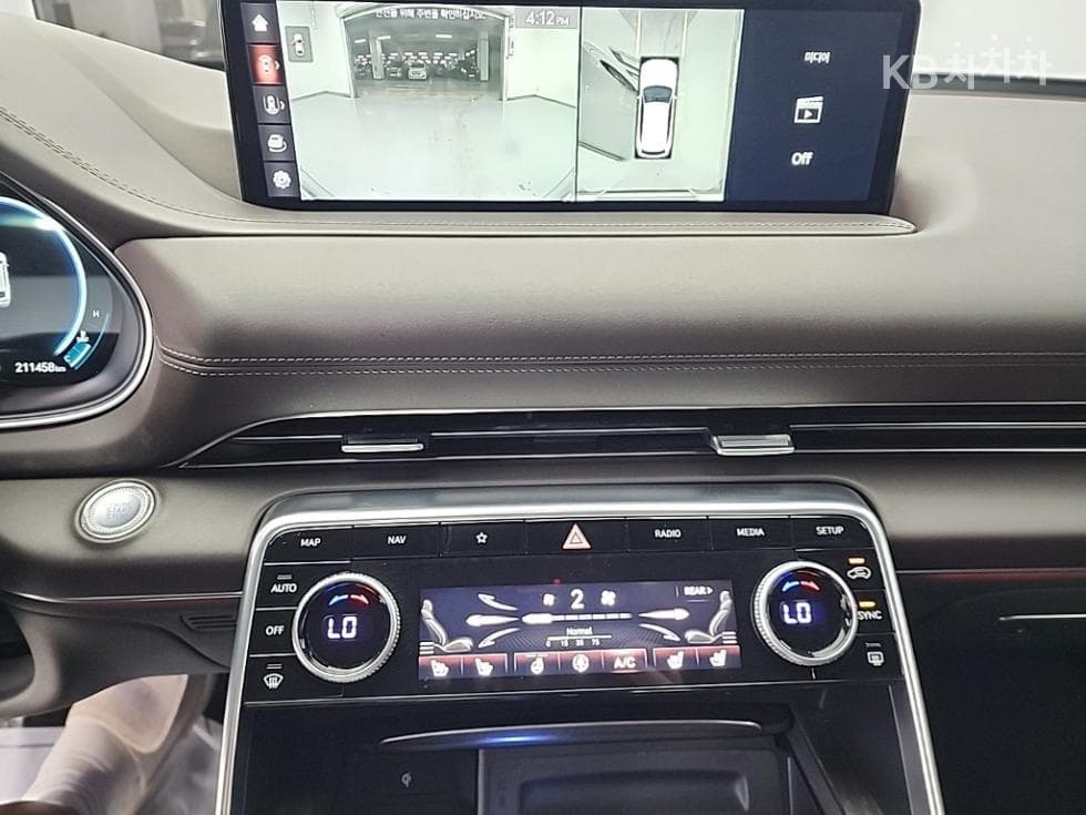 Genesis GV802.5 Turbo Gasoline AWD - 10