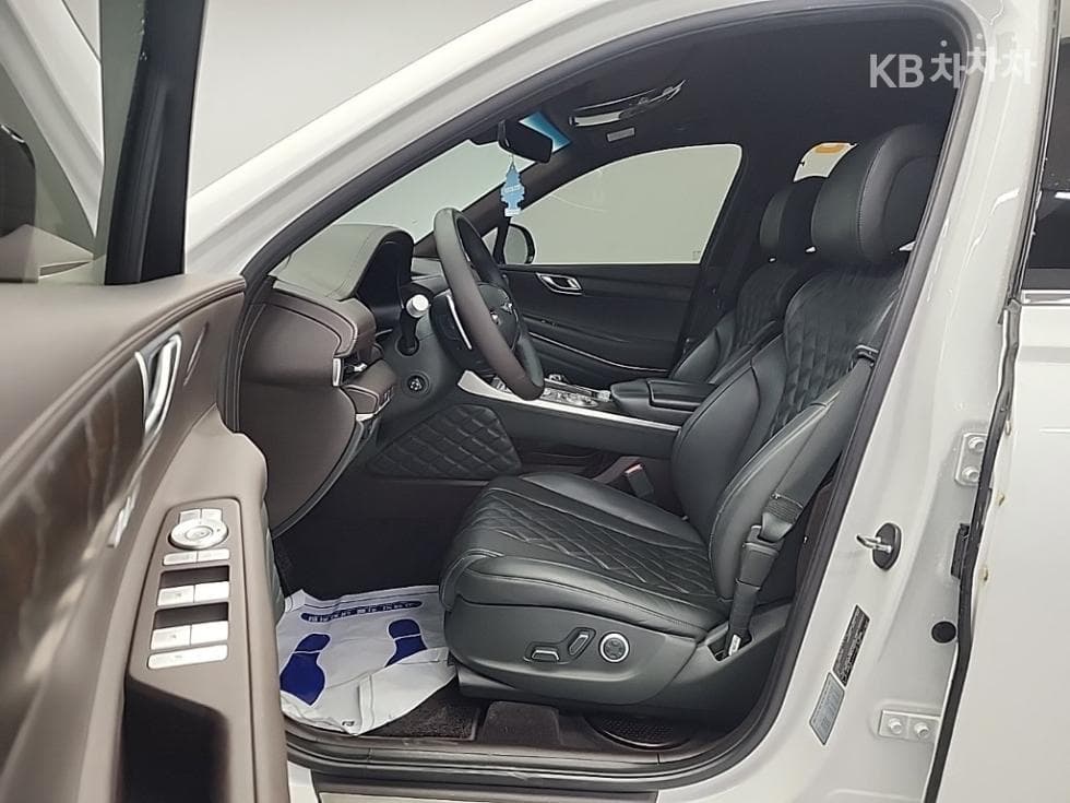Genesis GV802.5 Turbo Gasoline AWD - 11