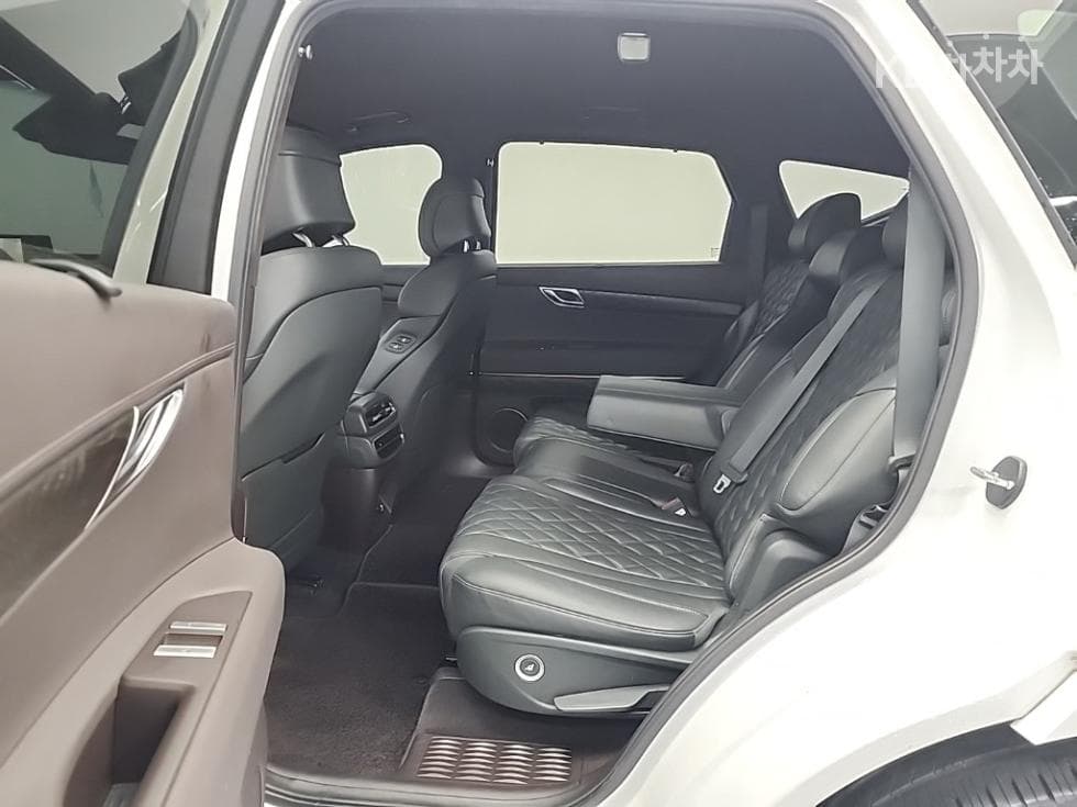 Genesis GV802.5 Turbo Gasoline AWD - 12