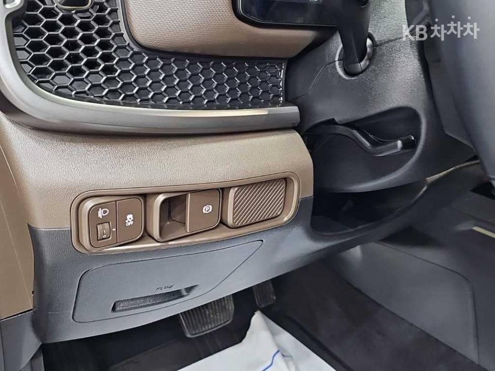 Kia TasmanG2.5 T-GDI 4WD 어드벤처 - 18