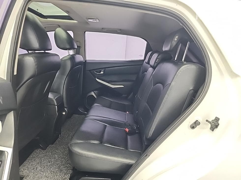 KG Mobility New코란도 C2.0 CVT 2WD High-end Type - 12