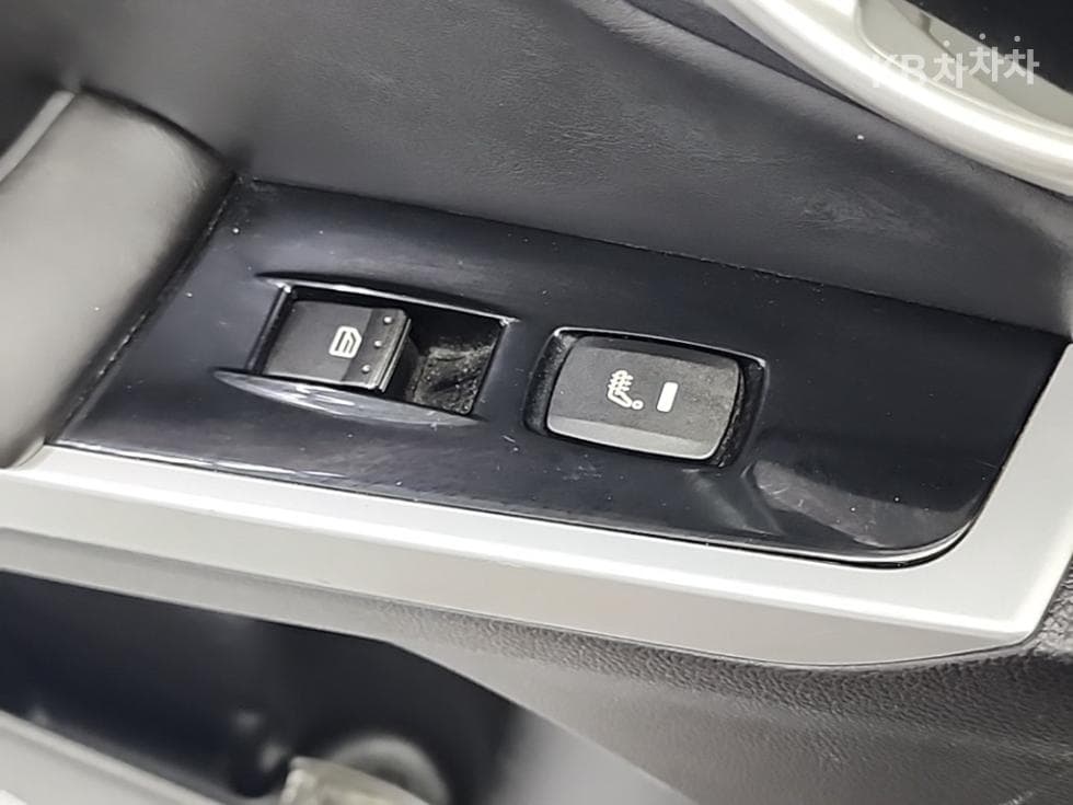 KG Mobility New코란도 C2.0 CVT 2WD High-end Type - 13