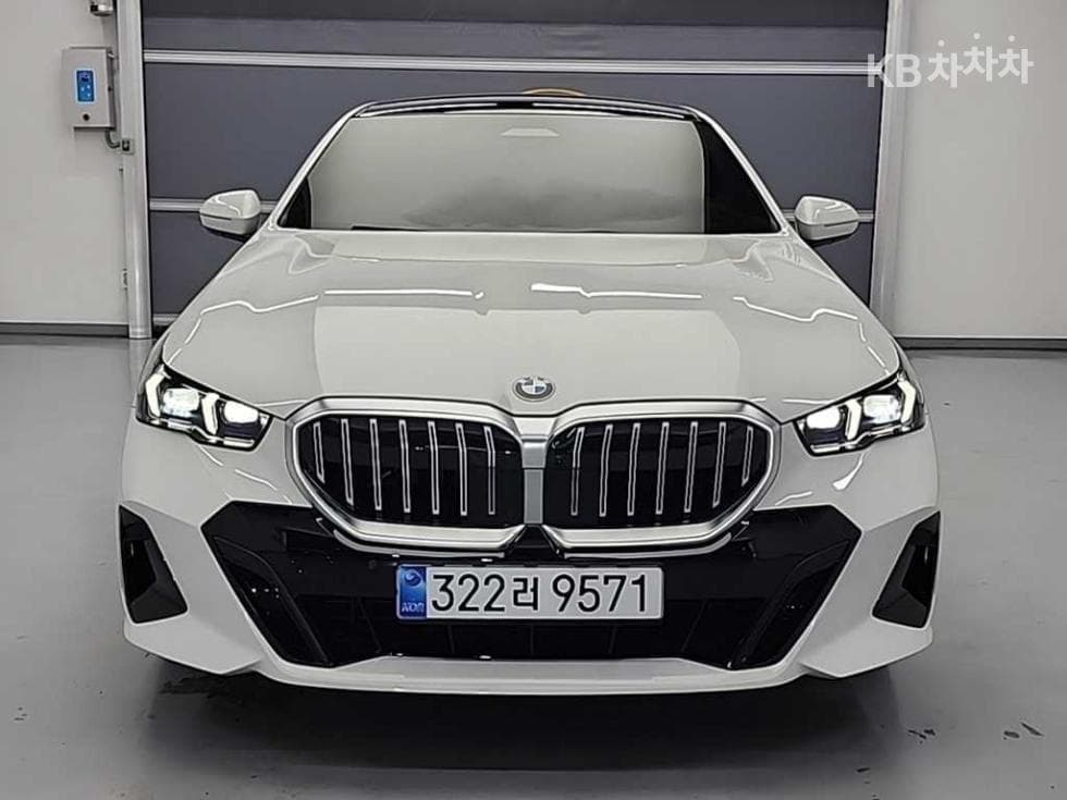 BMW New5 Series(G60)520i M Sport - 2