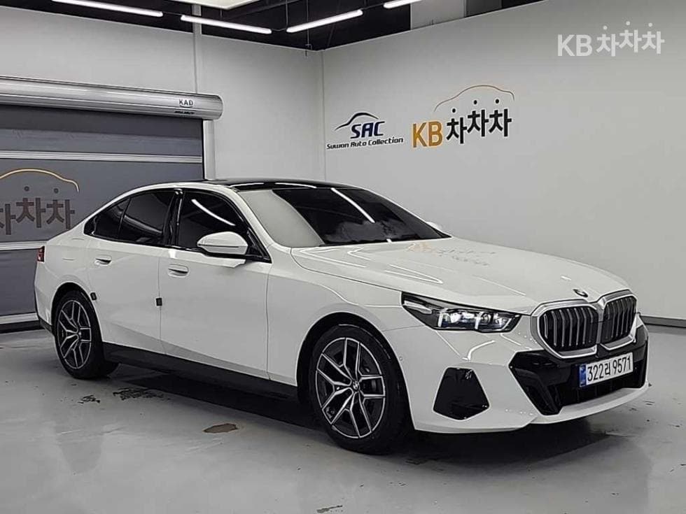 BMW New5 Series(G60)520i M Sport - 4