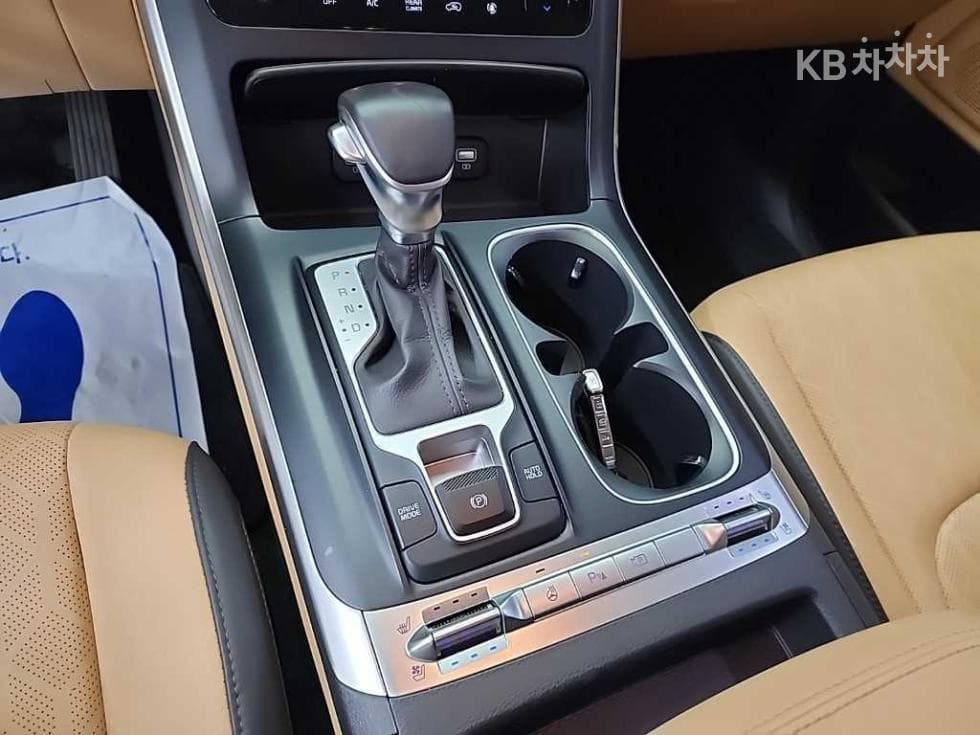 Kia Carnival 4th generationG3.5 GDI 9-seater Prestige - 8