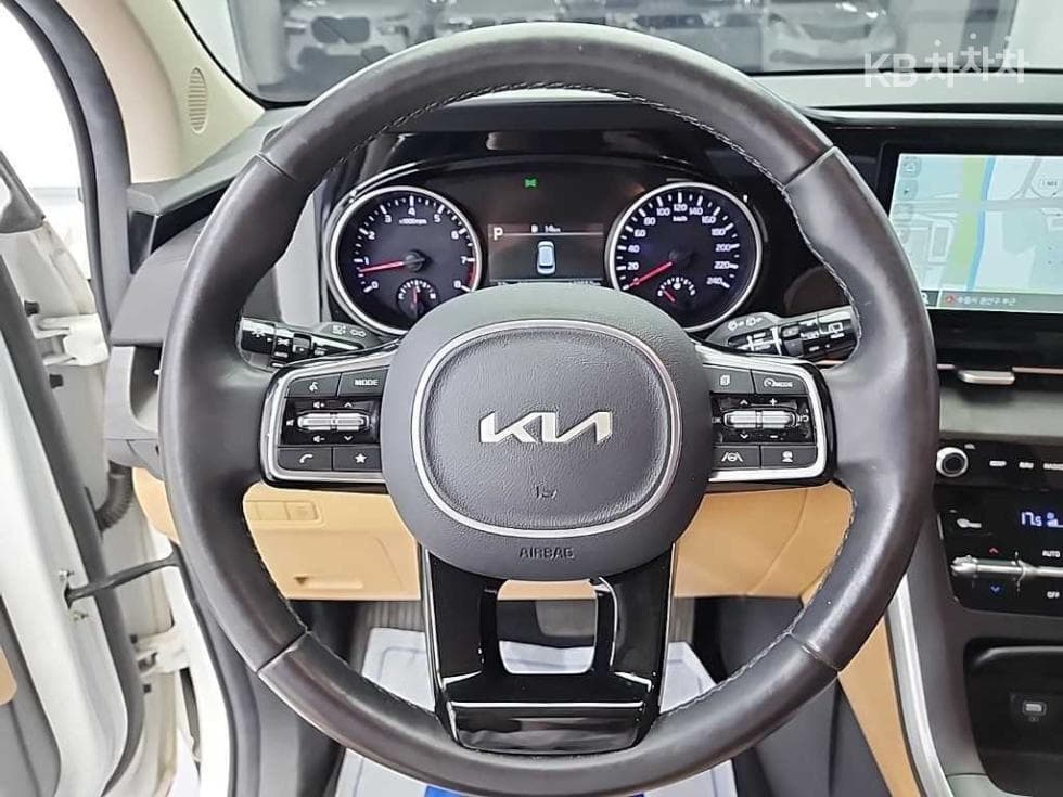 Kia Carnival 4th generationG3.5 GDI 9-seater Prestige - 9