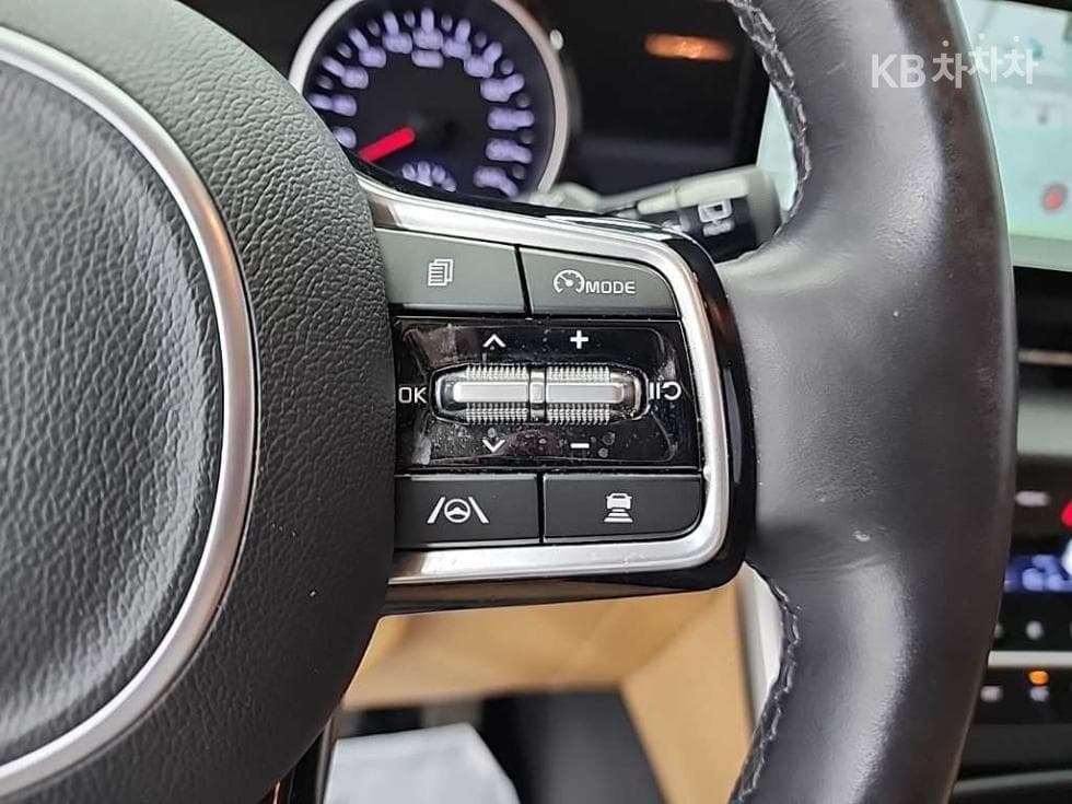 Kia Carnival 4th generationG3.5 GDI 9-seater Prestige - 17