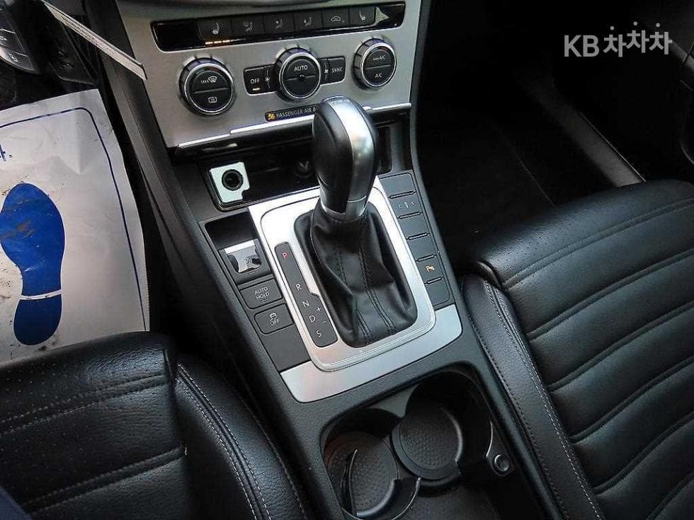 Volkswagen New CC2.0 Turbocharged Stratified Injection (VW) - 10
