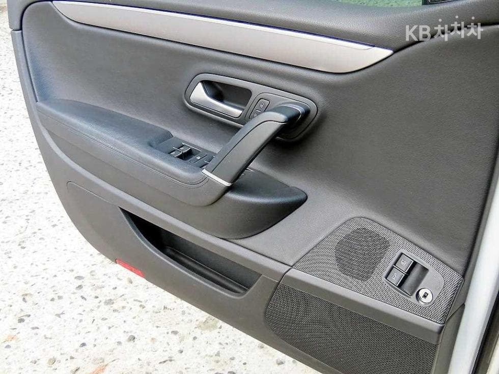 Volkswagen New CC2.0 Turbocharged Stratified Injection (VW) - 11