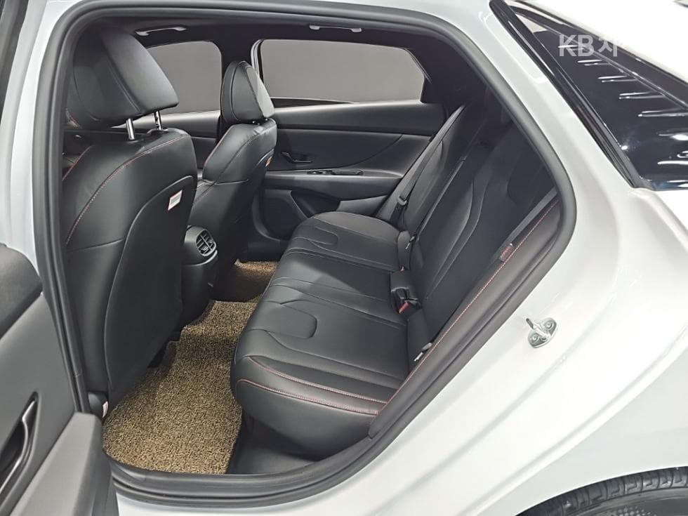 Hyundai The New (facelift) Avante (Elantra) Hybrid N Line (CN7)1.6 HEV Inspiration - 12