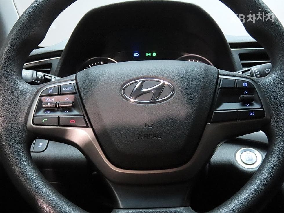 Hyundai Avante (Elantra)AD1.6 GDi Value Plus - 18